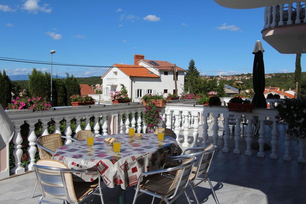 Apartments Ravlic Ana Malinska Exterior foto